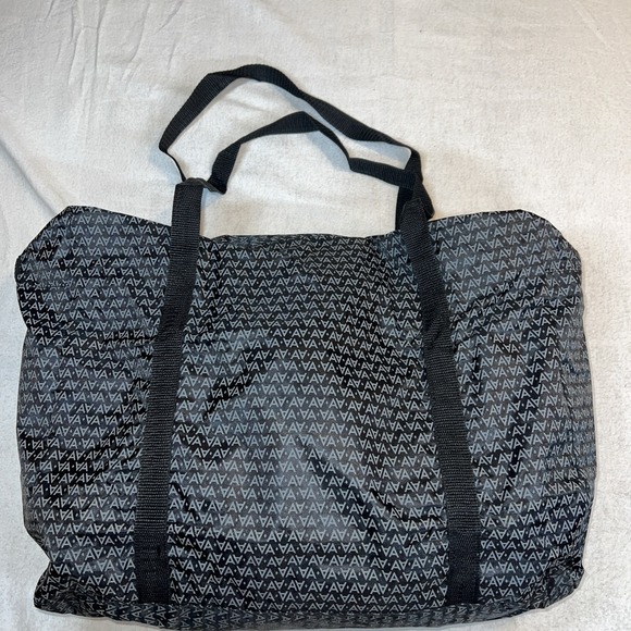 Avon Handbags - AVON Honor Society Folding Tote Zipper Close Gym Bag Duffel Overnight